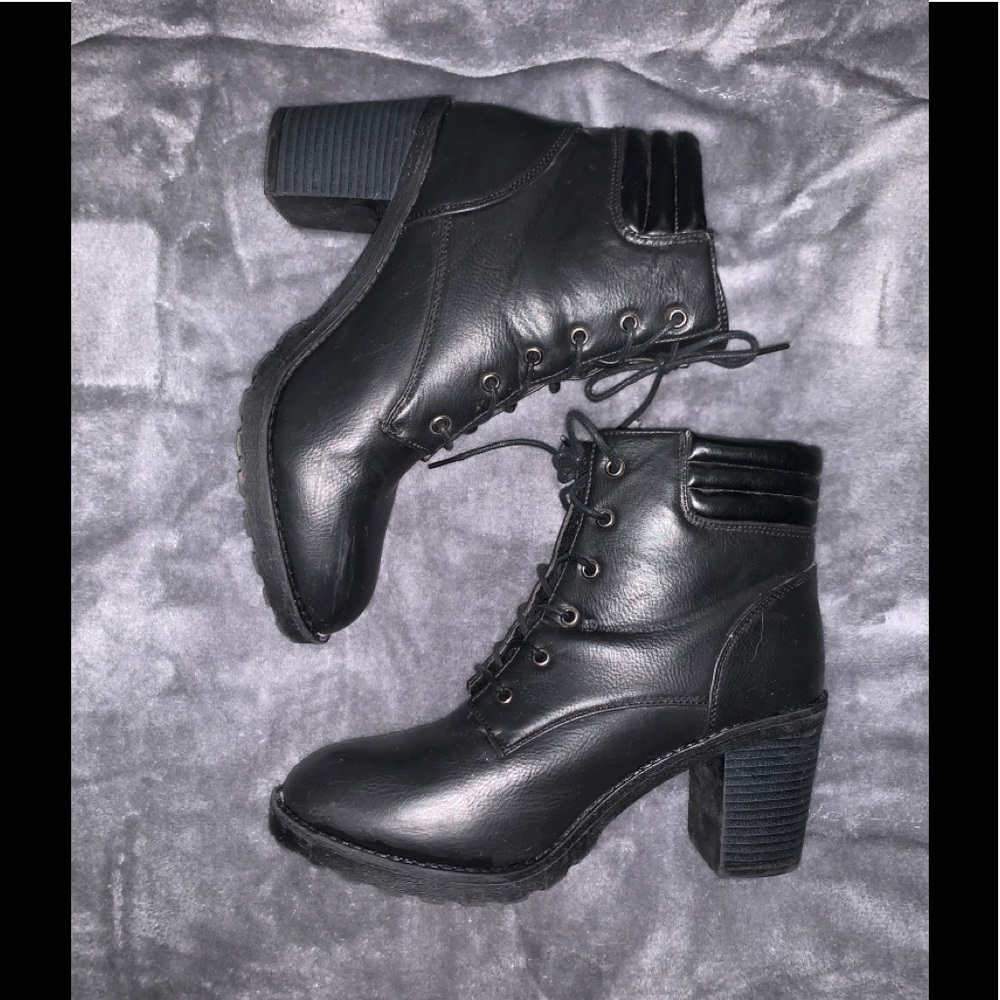 Misslola Black booties